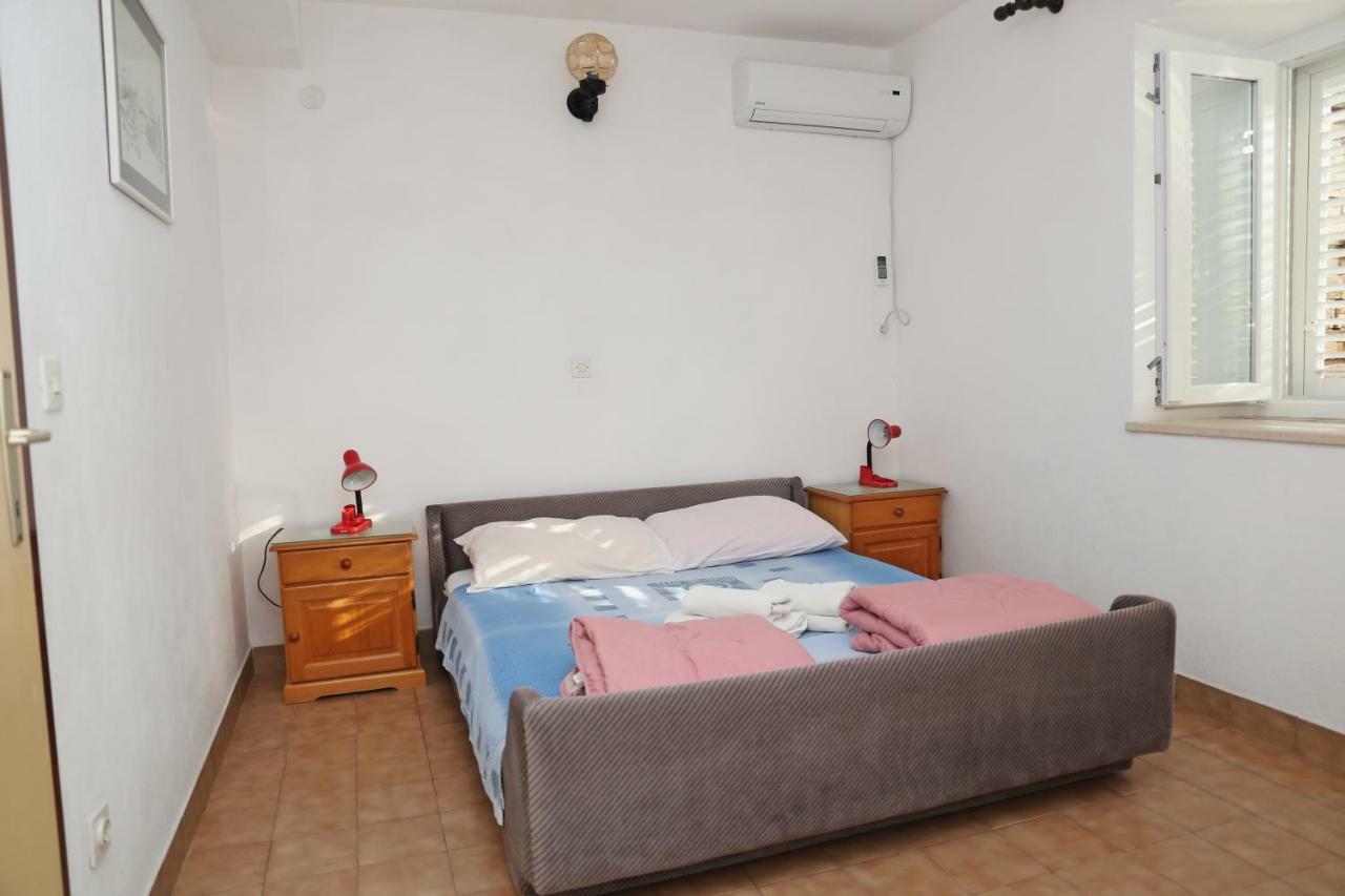 Apartments Katica Лумбарда Экстерьер фото