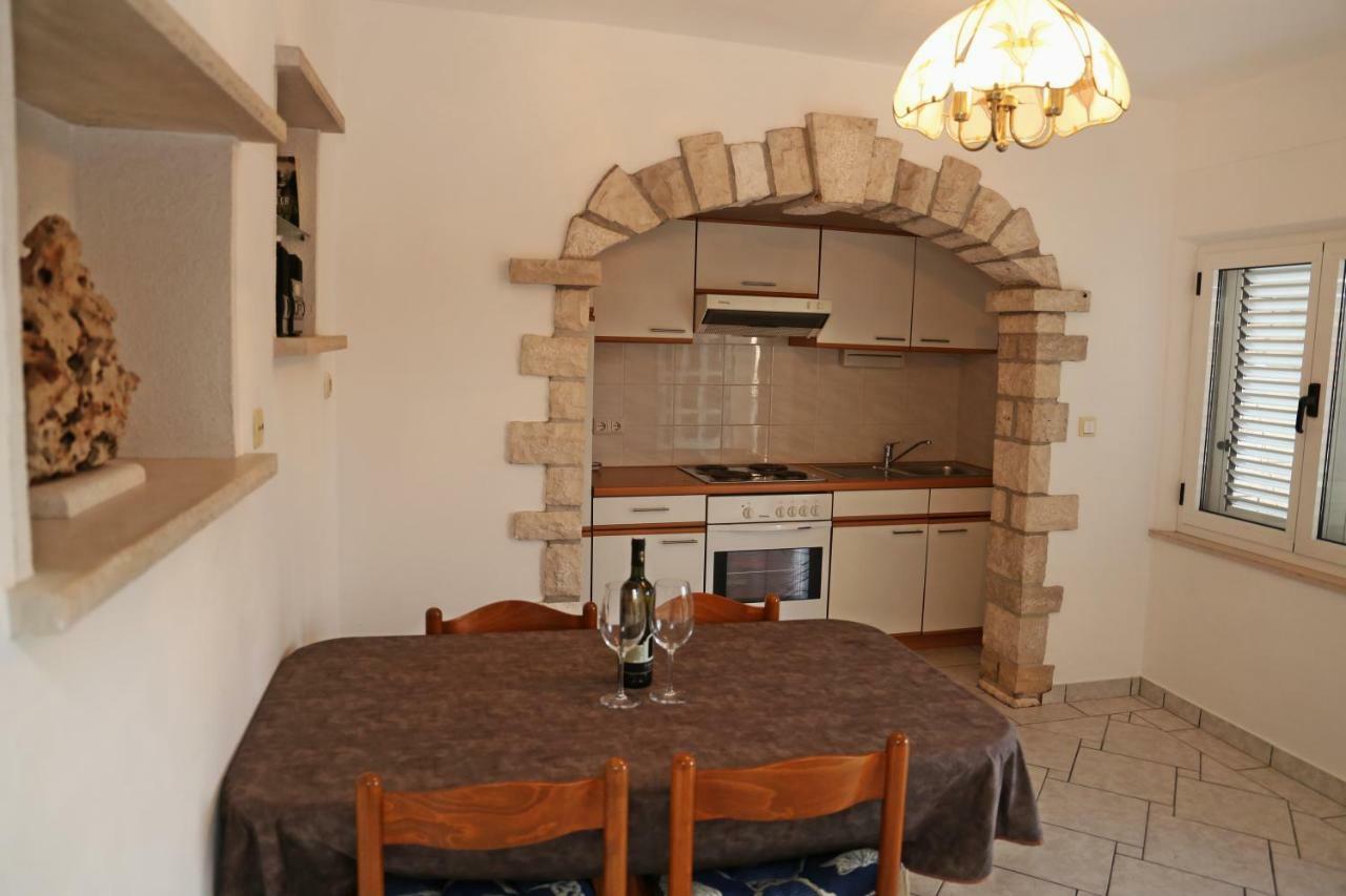 Apartments Katica Лумбарда Экстерьер фото