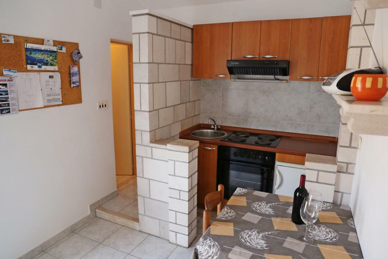 Apartments Katica Лумбарда Экстерьер фото