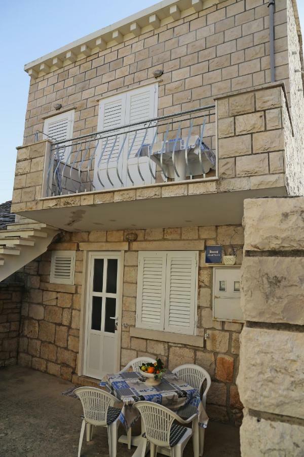 Apartments Katica Лумбарда Экстерьер фото