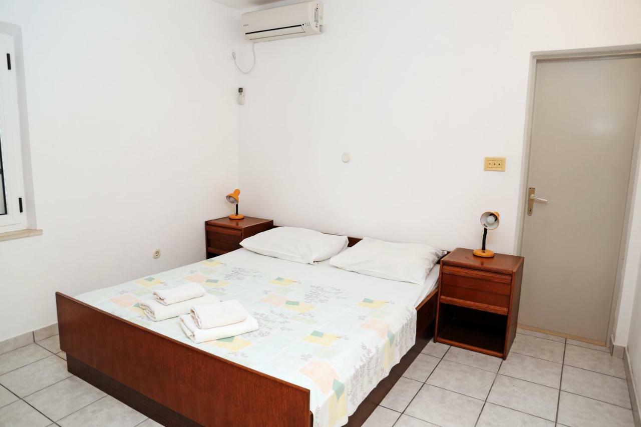 Apartments Katica Лумбарда Экстерьер фото